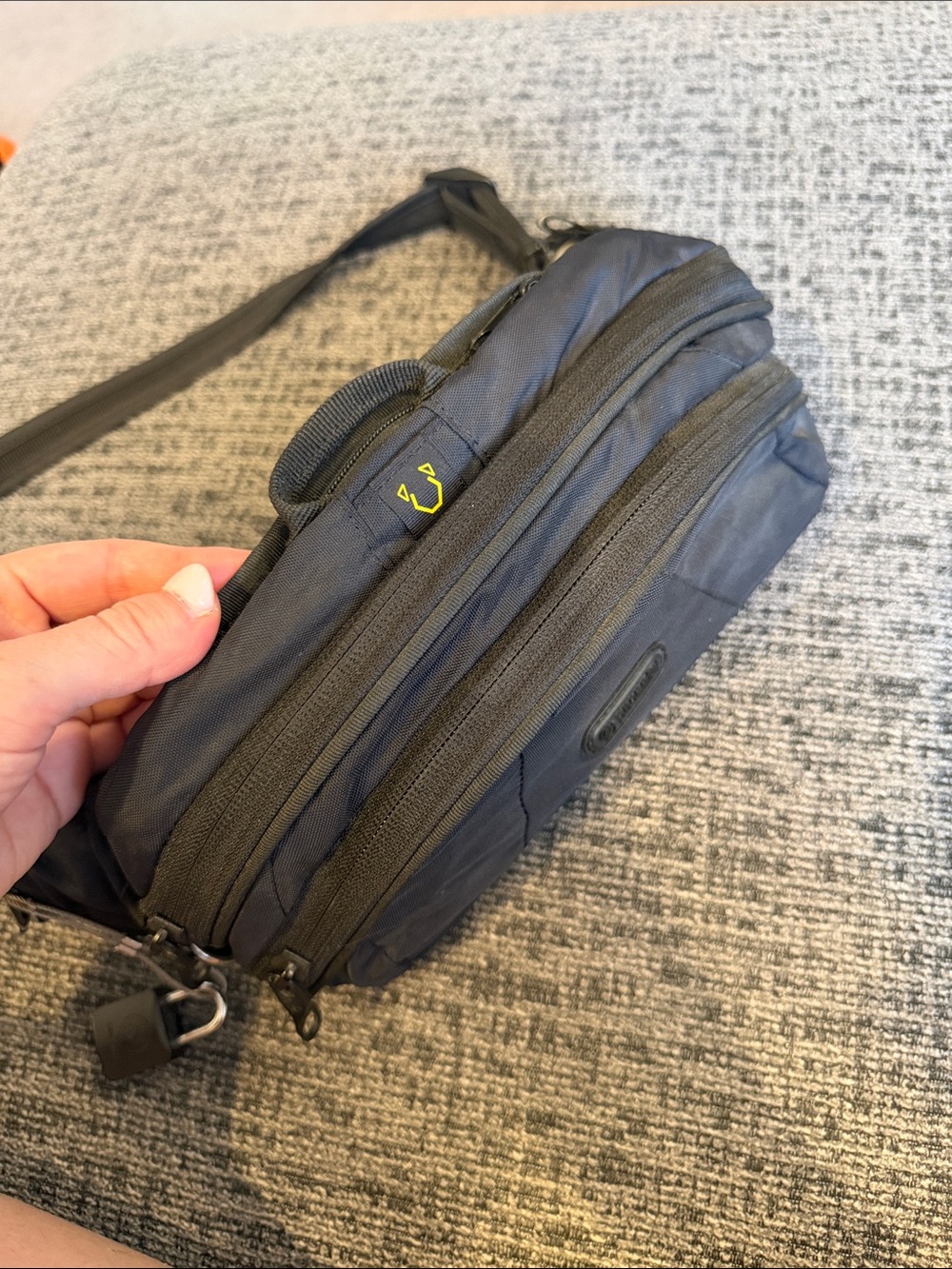 Pacsafe Black Anti-Theft Waist Pack Belt Bag rfid - Picture 2 of 9